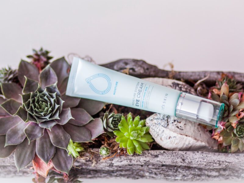 „10 STEP KOREANSKINCARE“ 7. Augencreme und 8. Emulsion